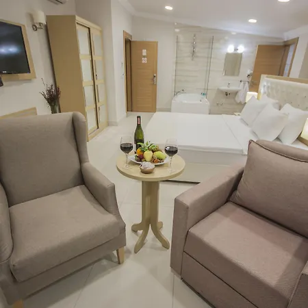 Resort Dragut Point North 3*