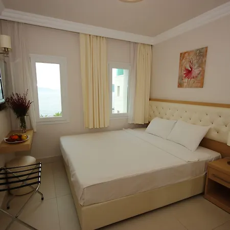 Dragut Point North Resort 3*