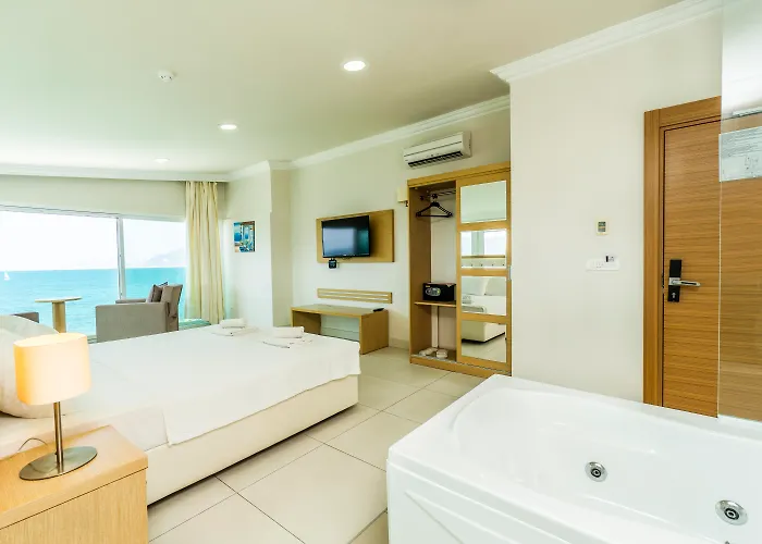 Dragut Point North אתר נופש טורגוטריס