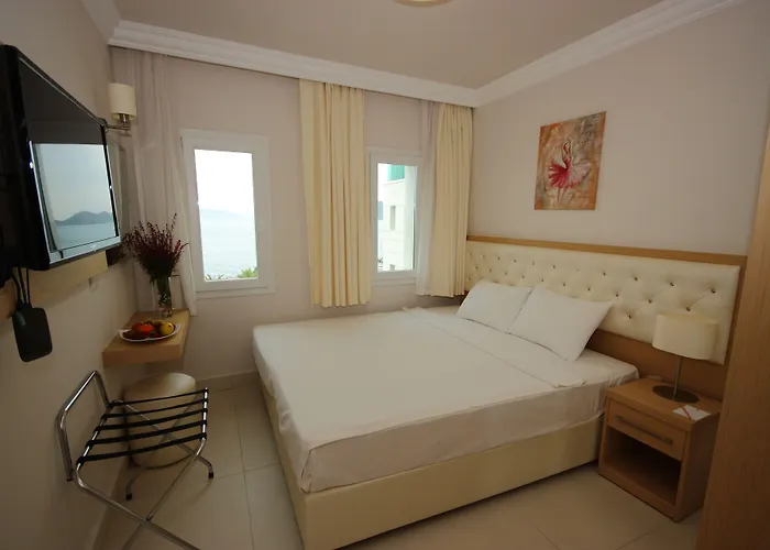 Dragut Point North אתר נופש 3*